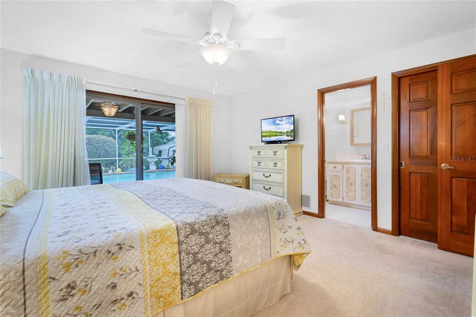 1315 N SHADOW RIDGE DR