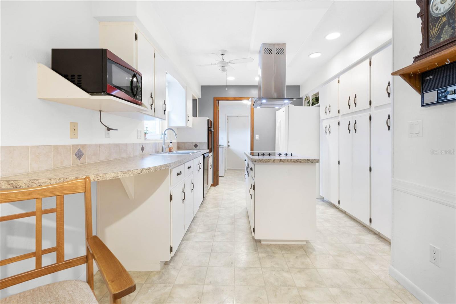 1315 N SHADOW RIDGE DR