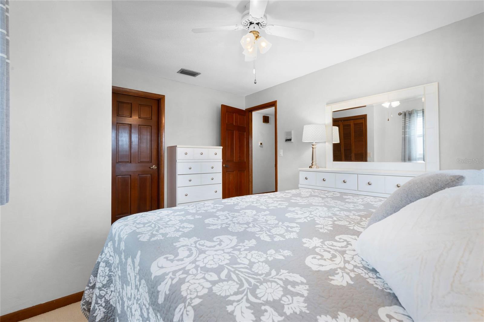 1315 N SHADOW RIDGE DR