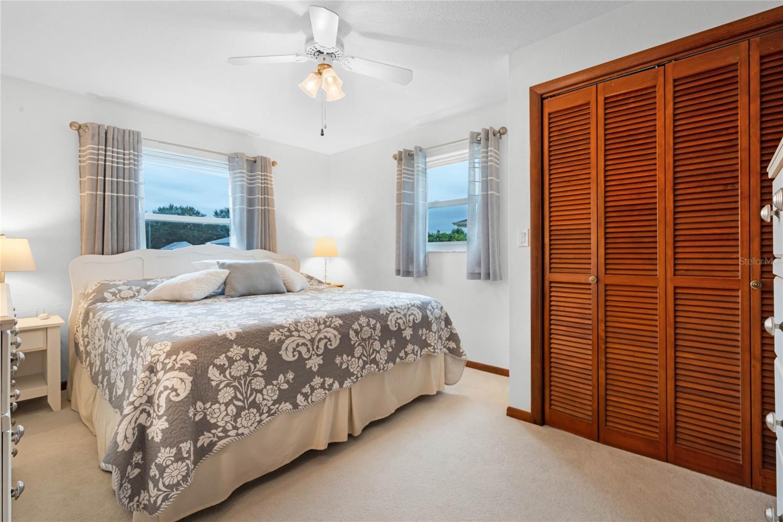 1315 N SHADOW RIDGE DR