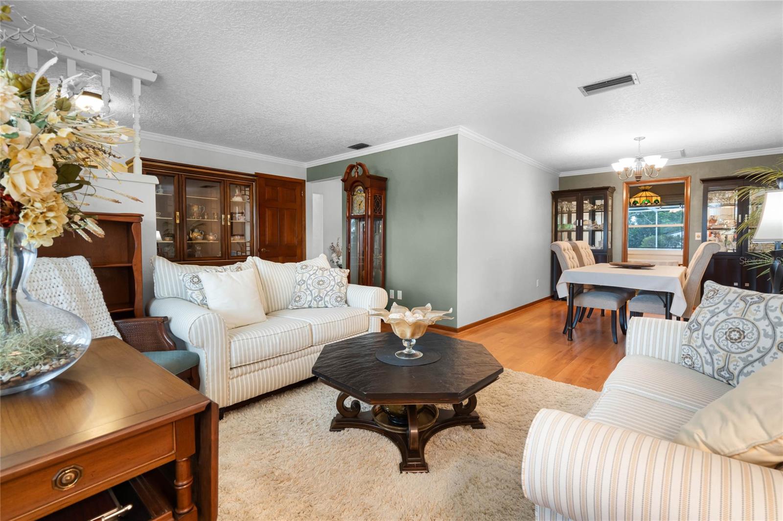 1315 N SHADOW RIDGE DR