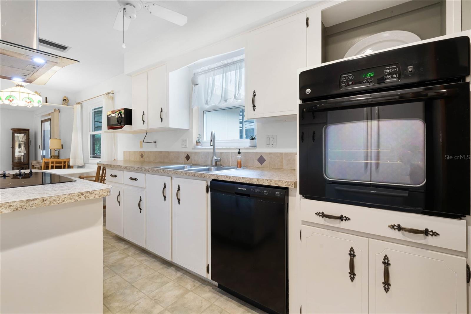 1315 N SHADOW RIDGE DR