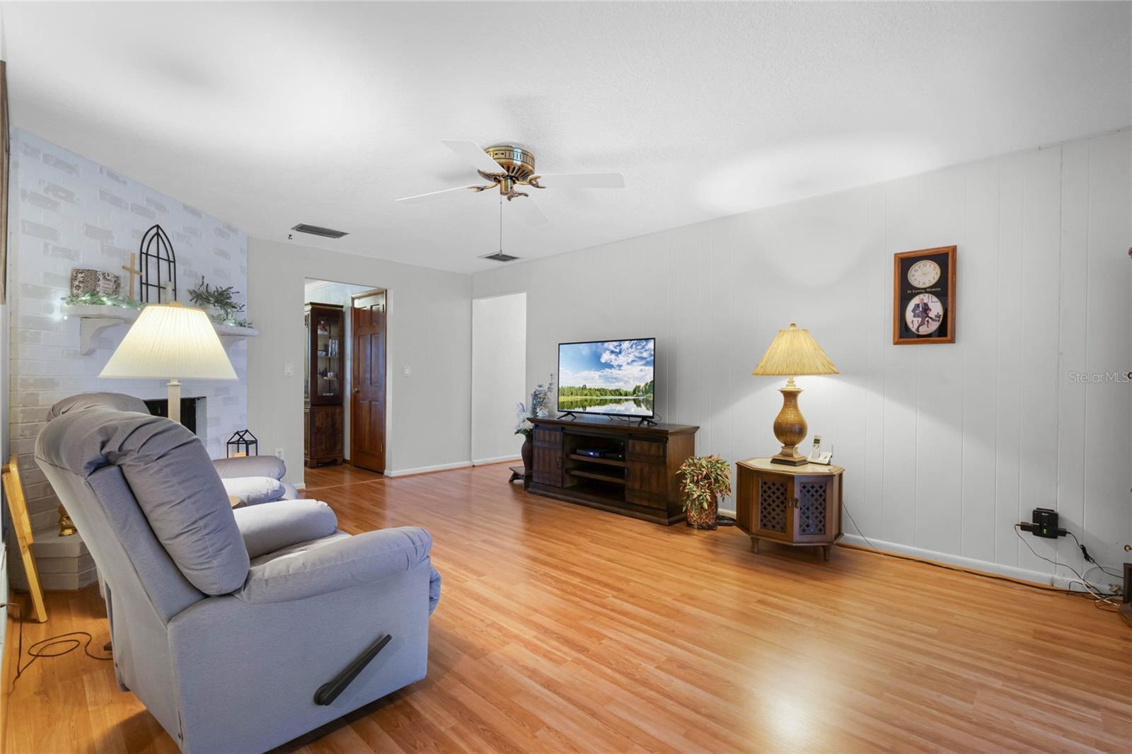 1315 N SHADOW RIDGE DR