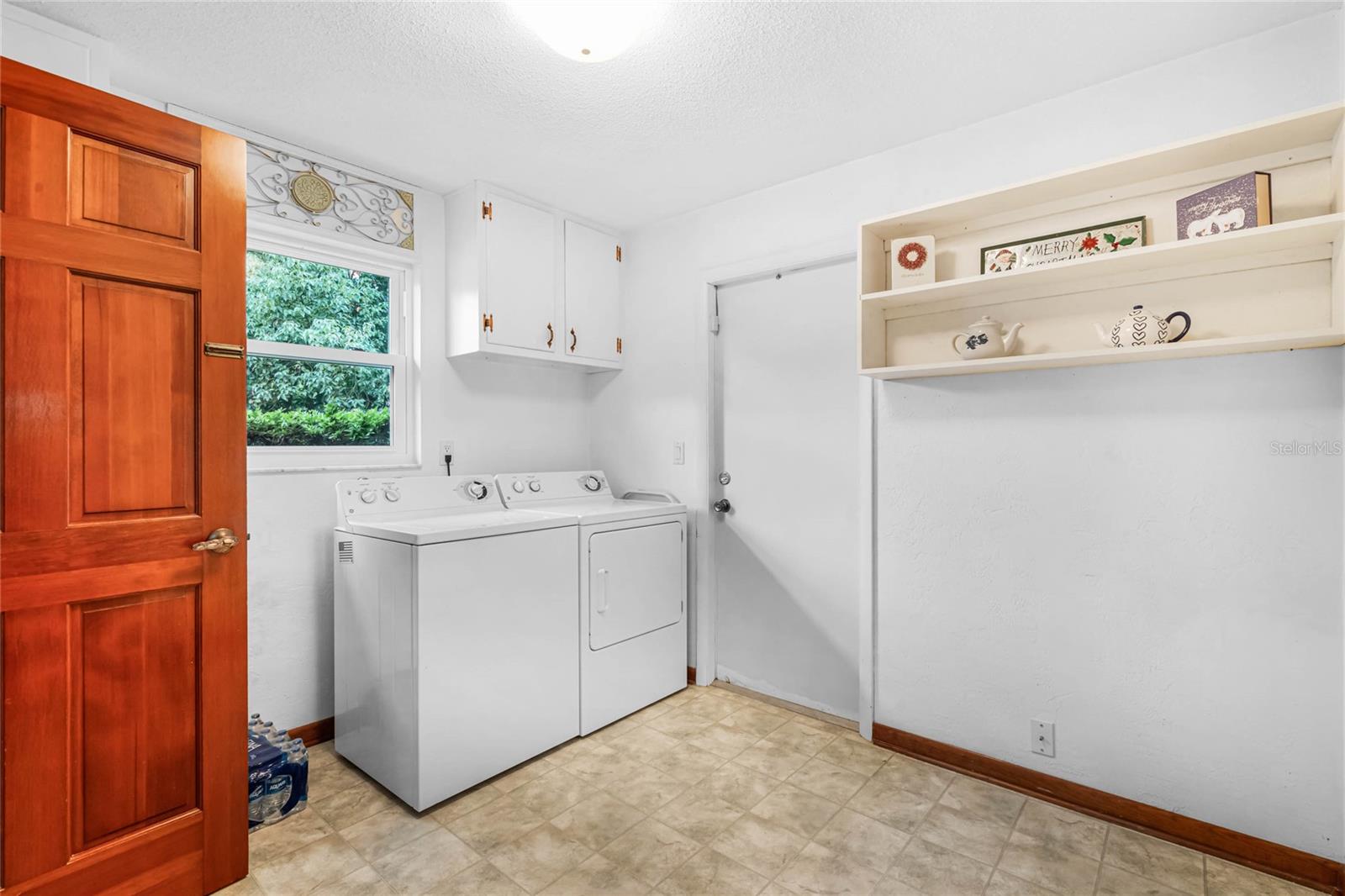 1315 N SHADOW RIDGE DR