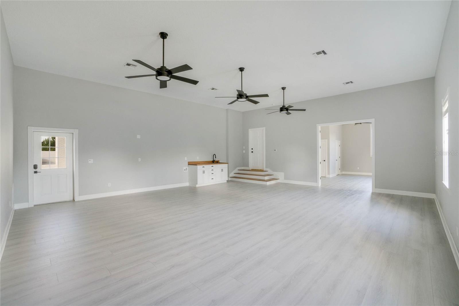 32327 EQUESTRIAN TRL