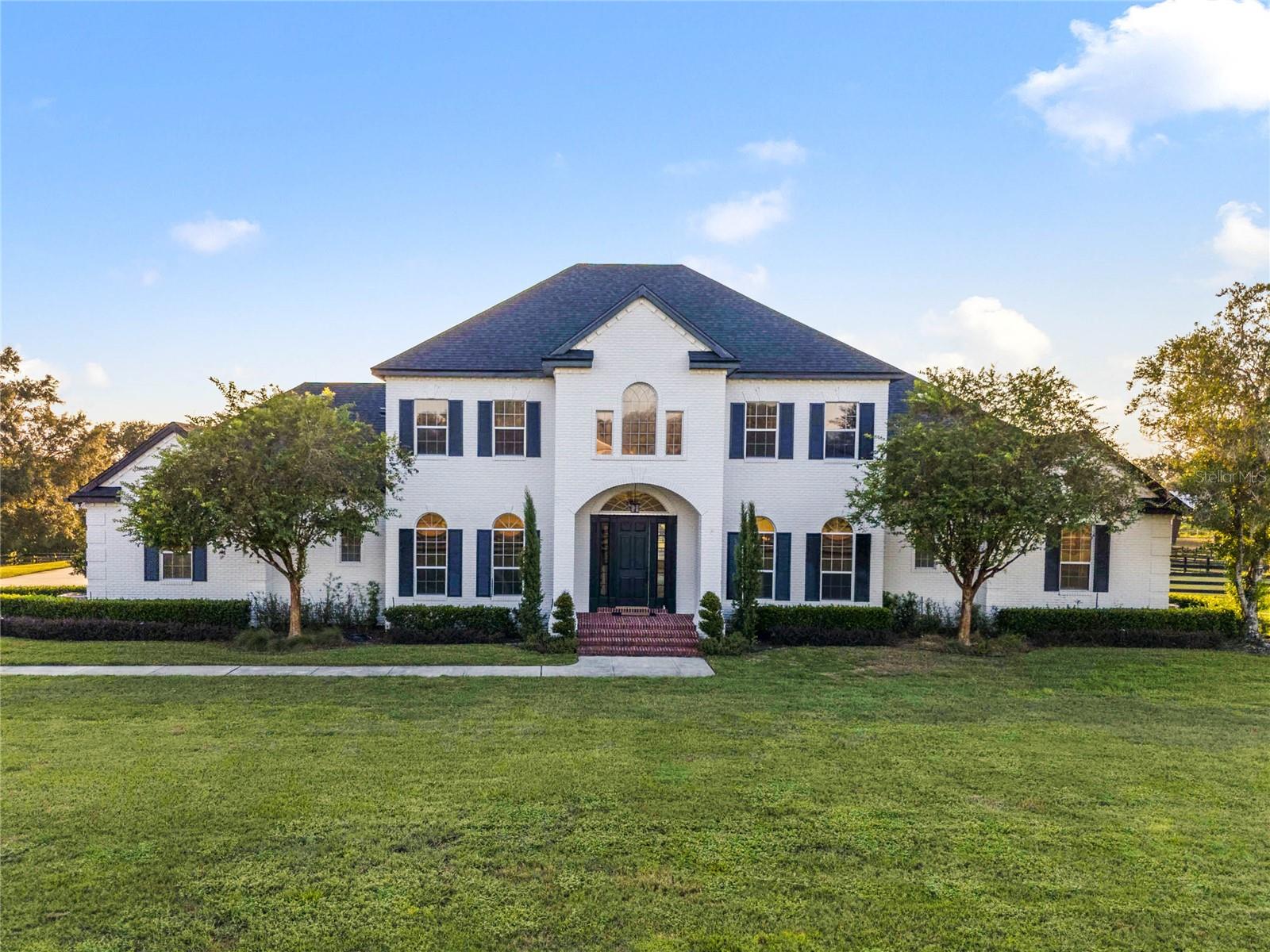 32327 EQUESTRIAN TRL