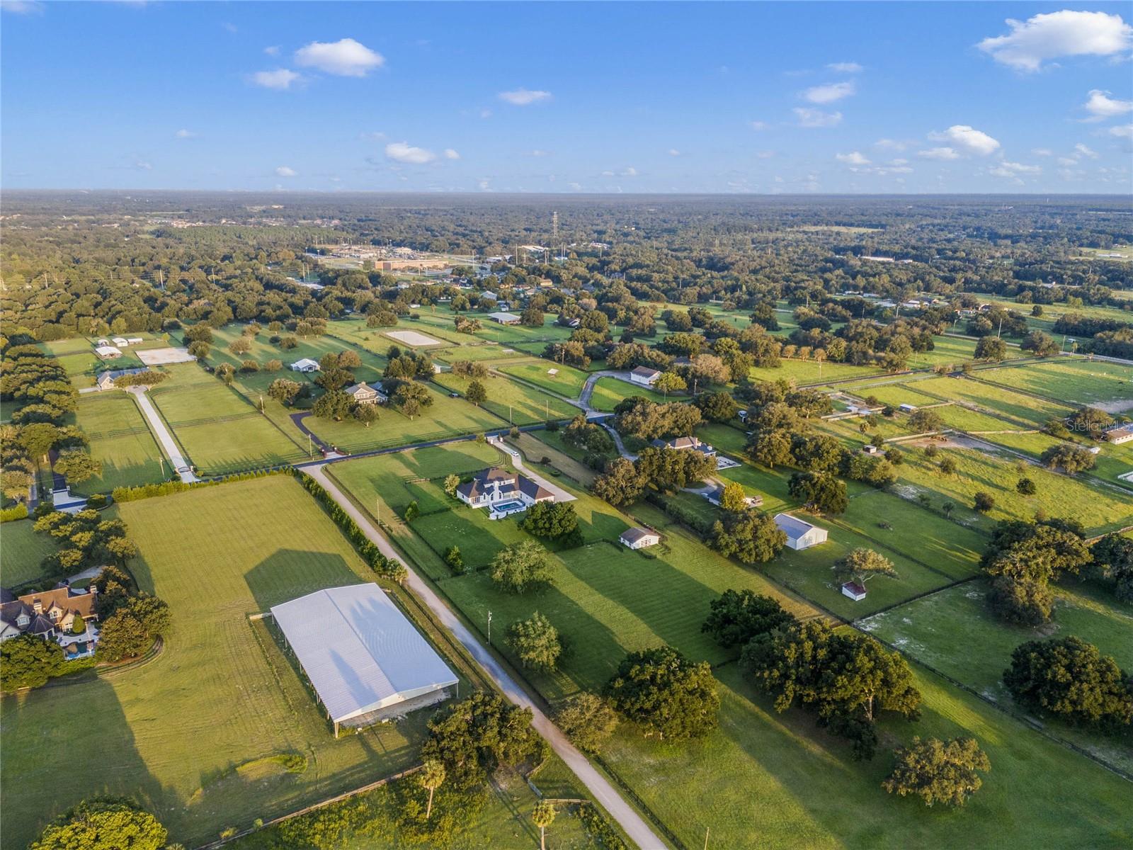 32327 EQUESTRIAN TRL