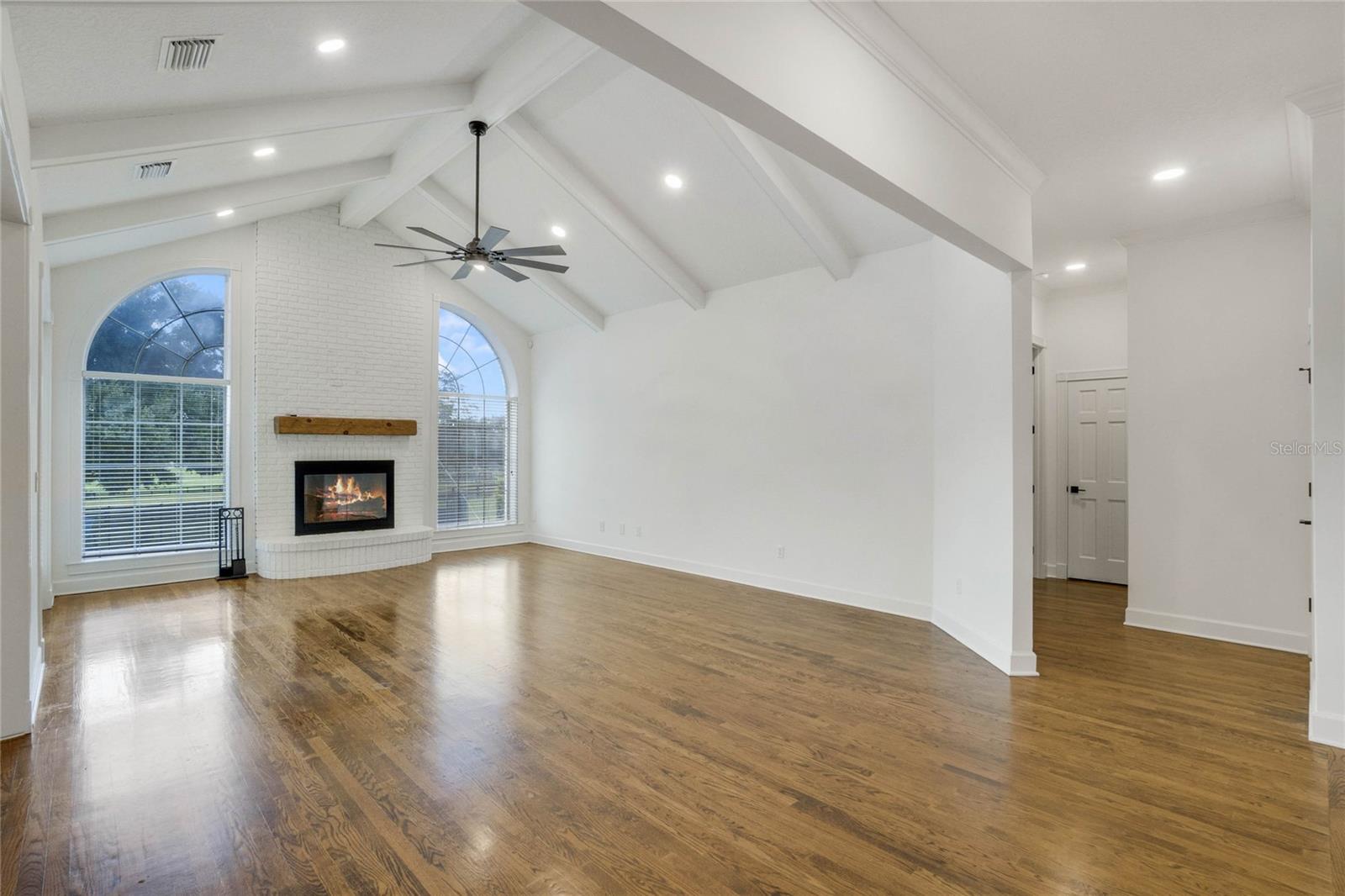 32327 EQUESTRIAN TRL