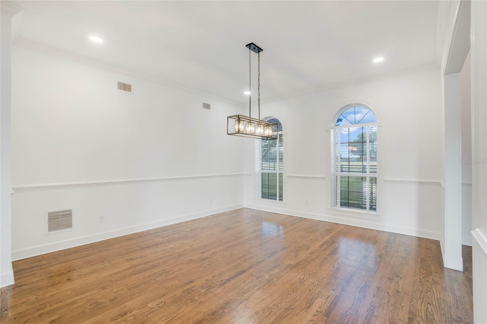 32327 EQUESTRIAN TRL