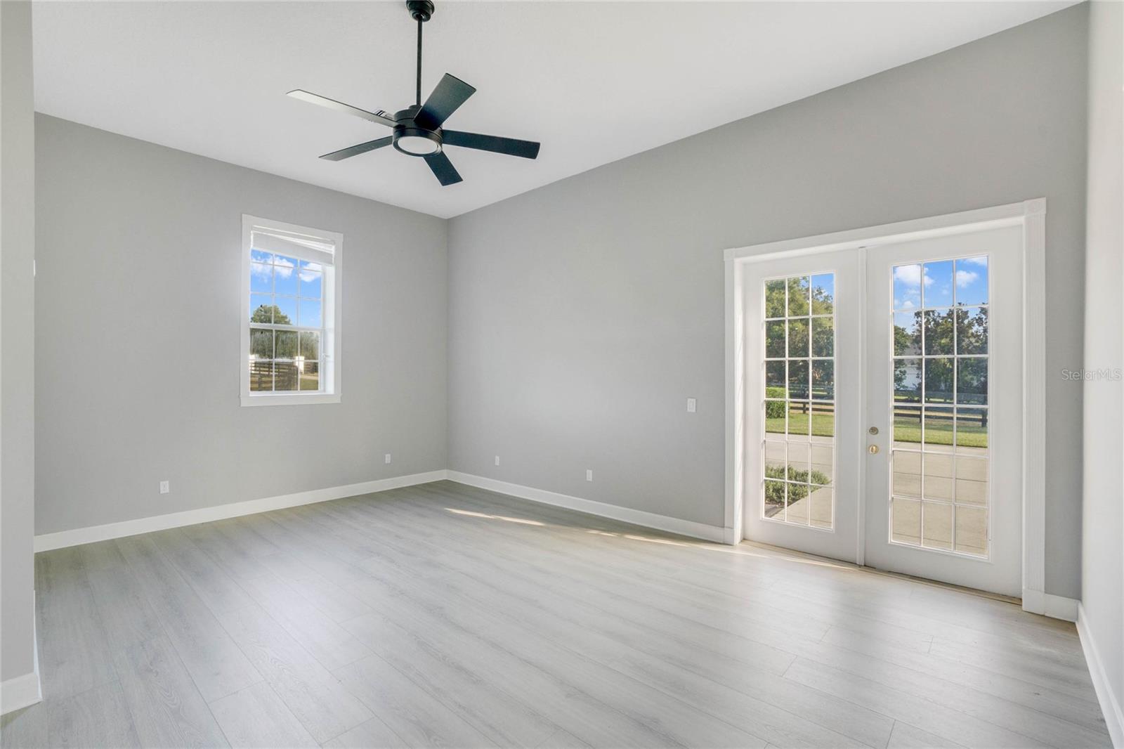 32327 EQUESTRIAN TRL