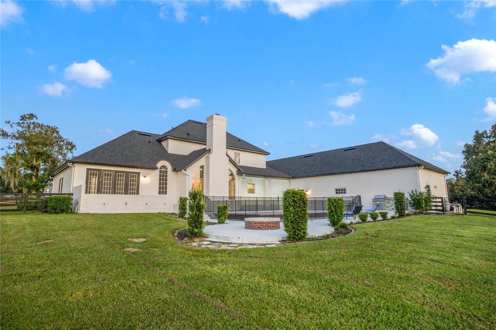 32327 EQUESTRIAN TRL