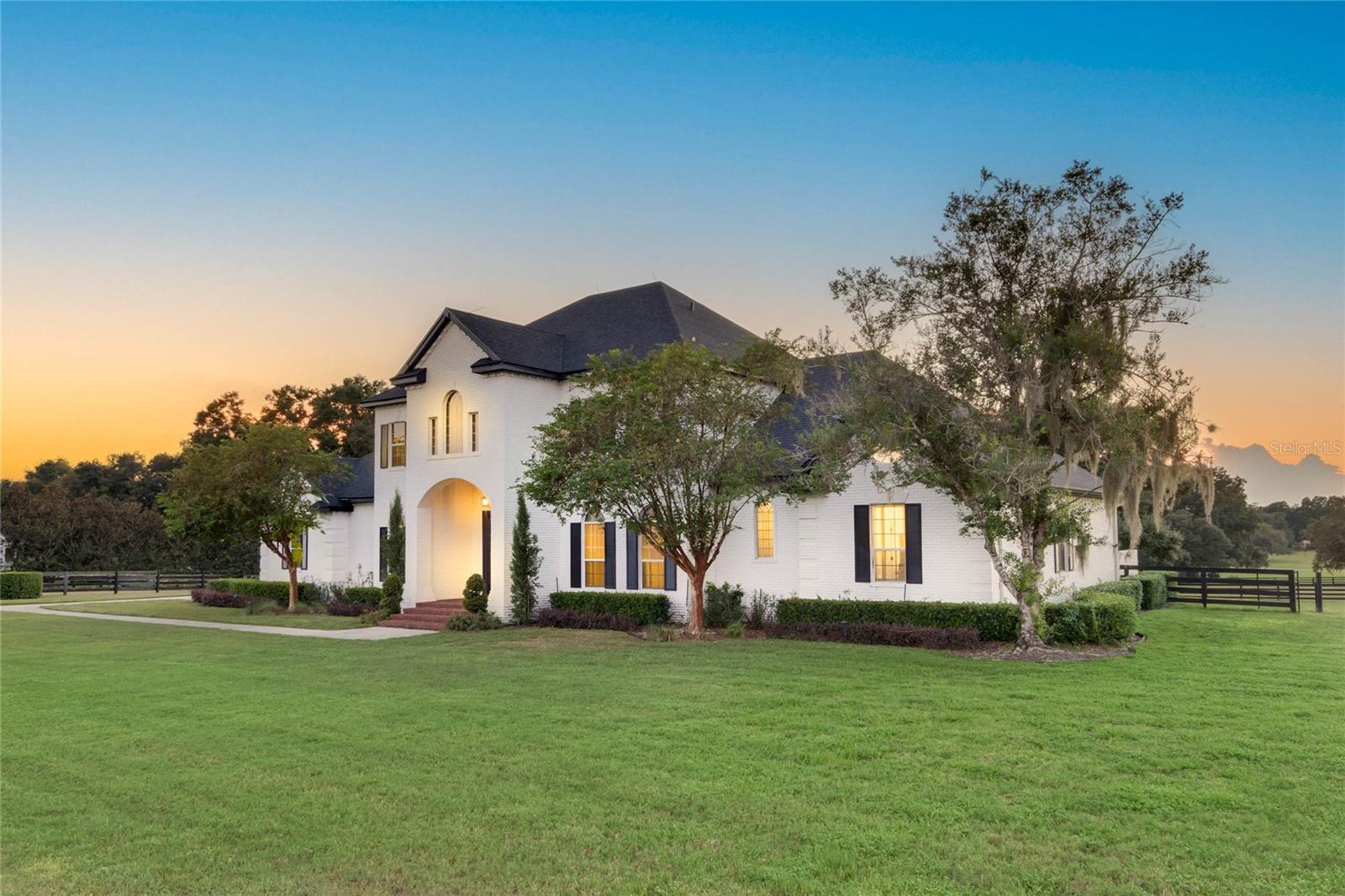 32327 EQUESTRIAN TRL