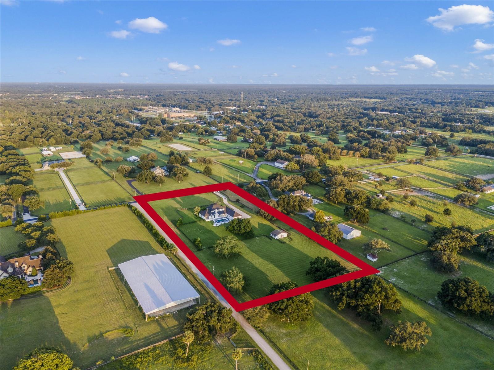 32327 EQUESTRIAN TRL