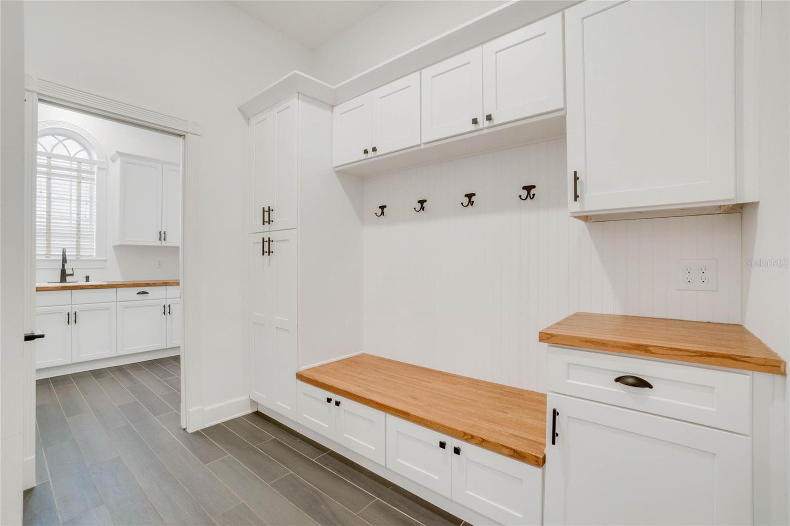 32327 EQUESTRIAN TRL