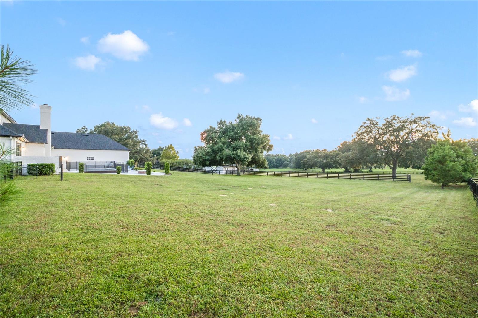 32327 EQUESTRIAN TRL