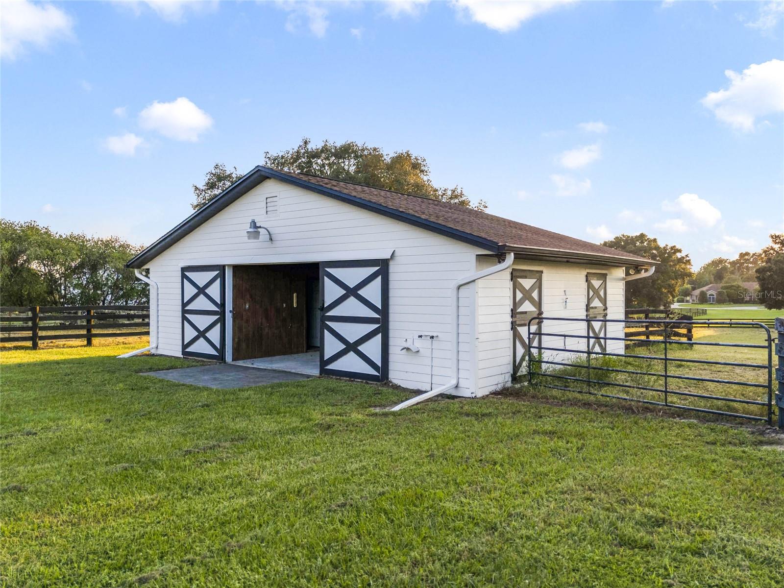 32327 EQUESTRIAN TRL