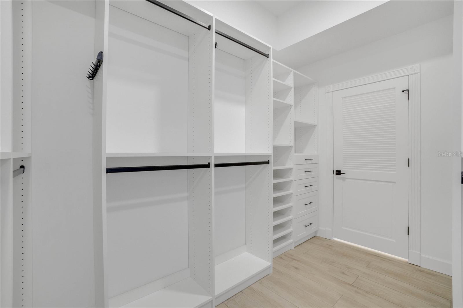 32327 EQUESTRIAN TRL