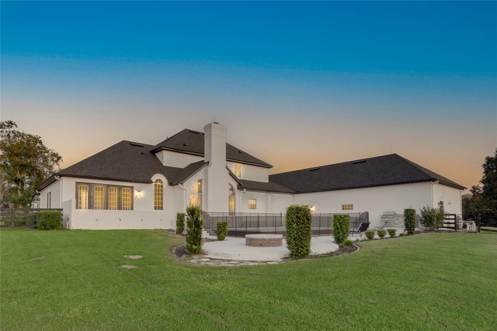 32327 EQUESTRIAN TRL