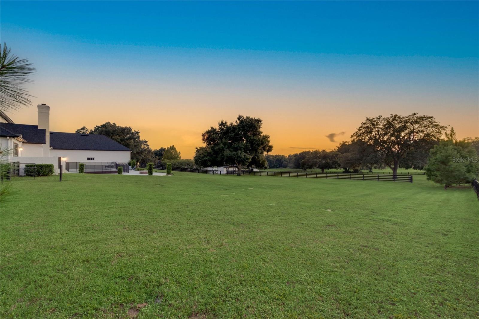 32327 EQUESTRIAN TRL