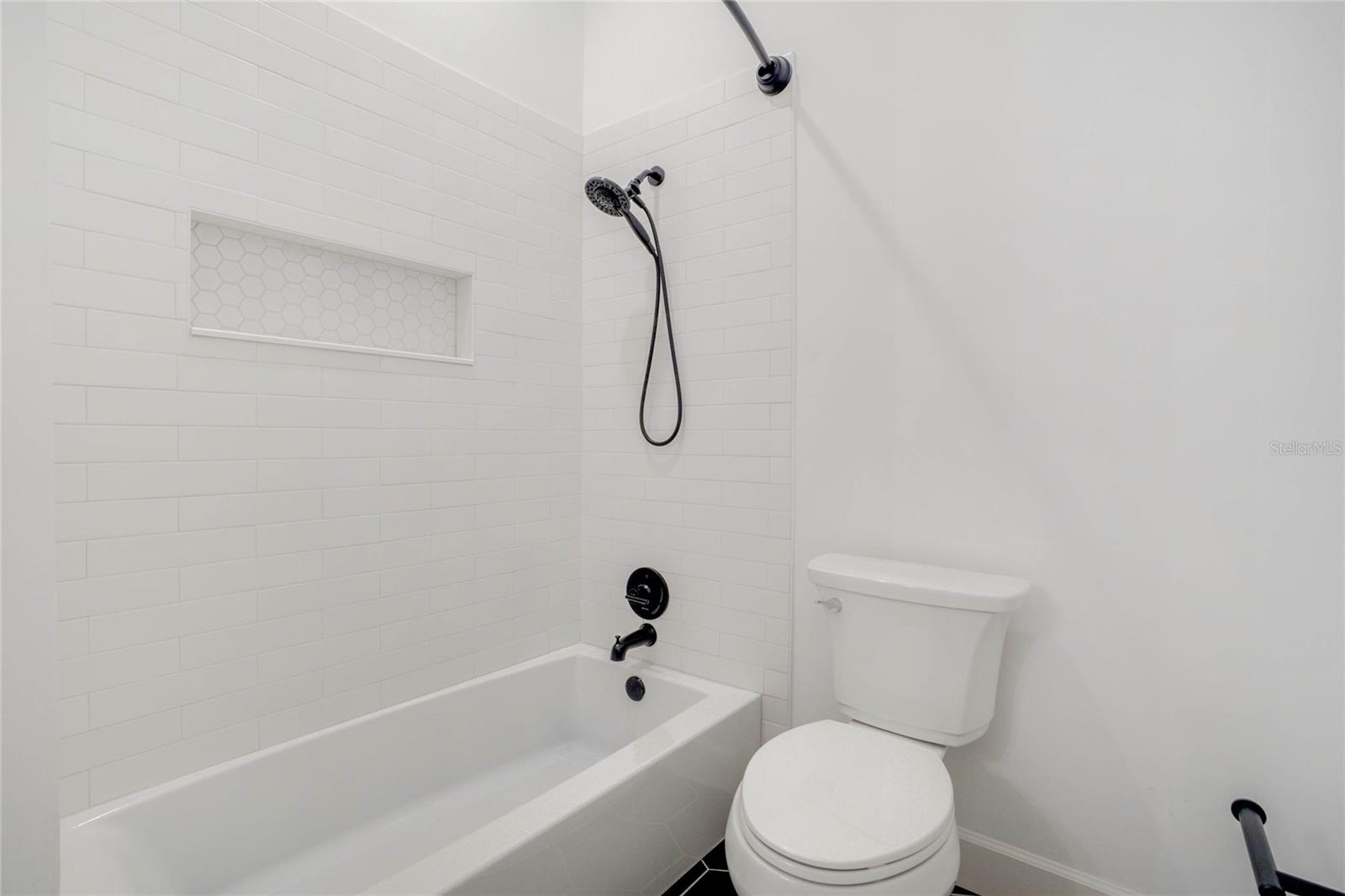 32327 EQUESTRIAN TRL