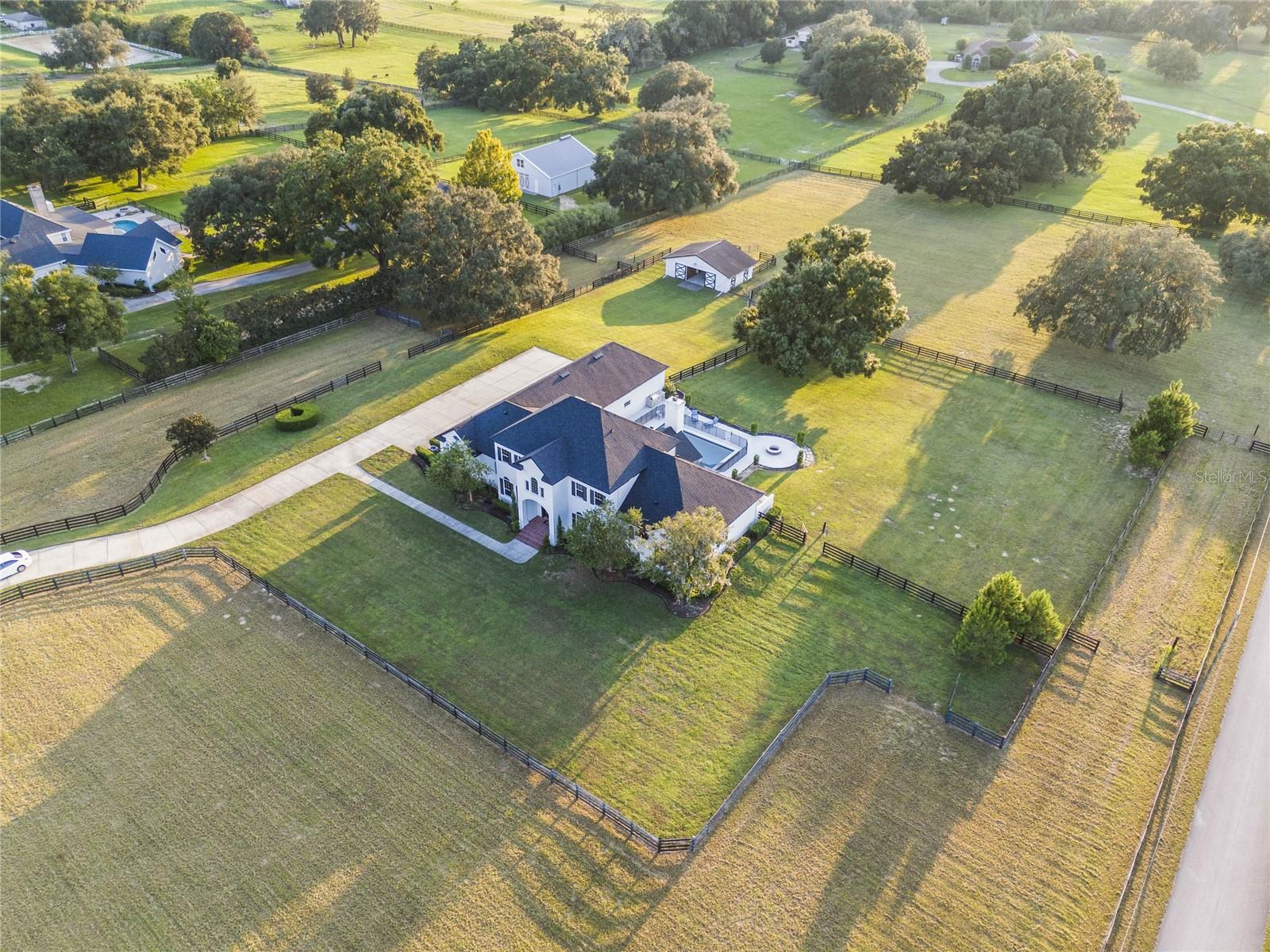 32327 EQUESTRIAN TRL