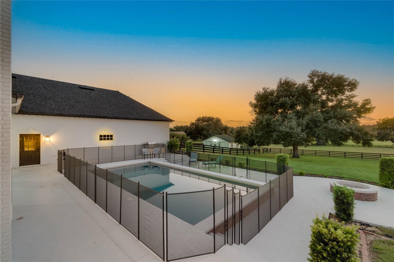 32327 EQUESTRIAN TRL