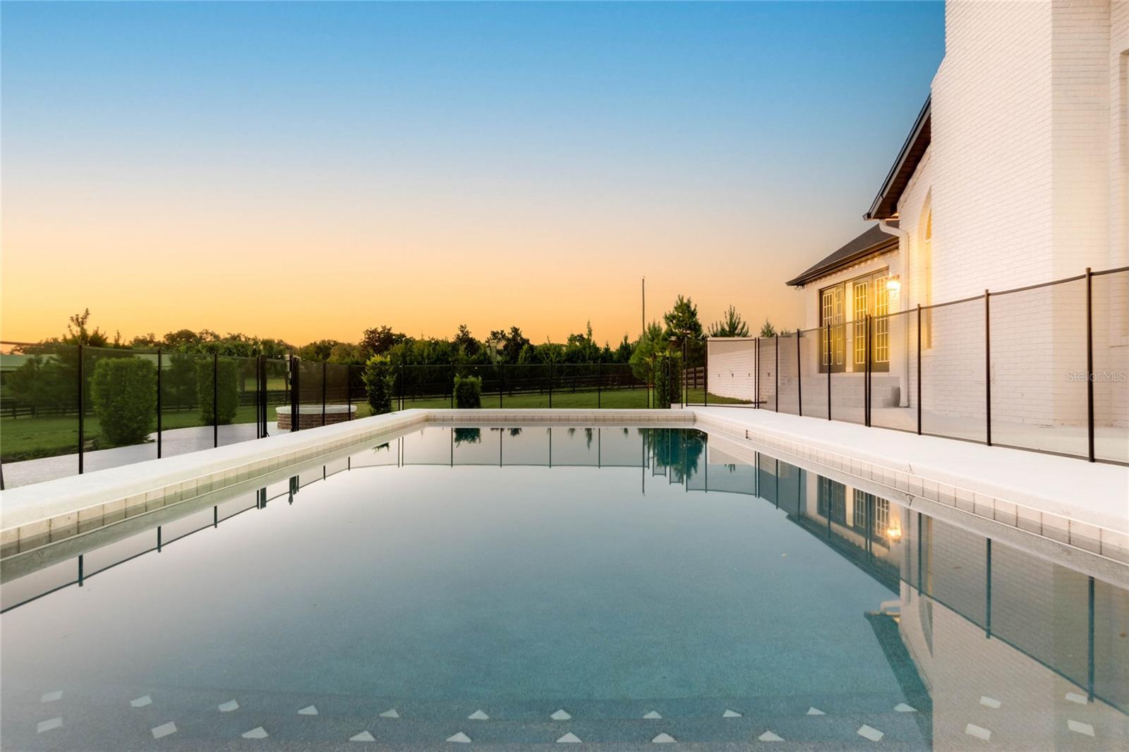 32327 EQUESTRIAN TRL