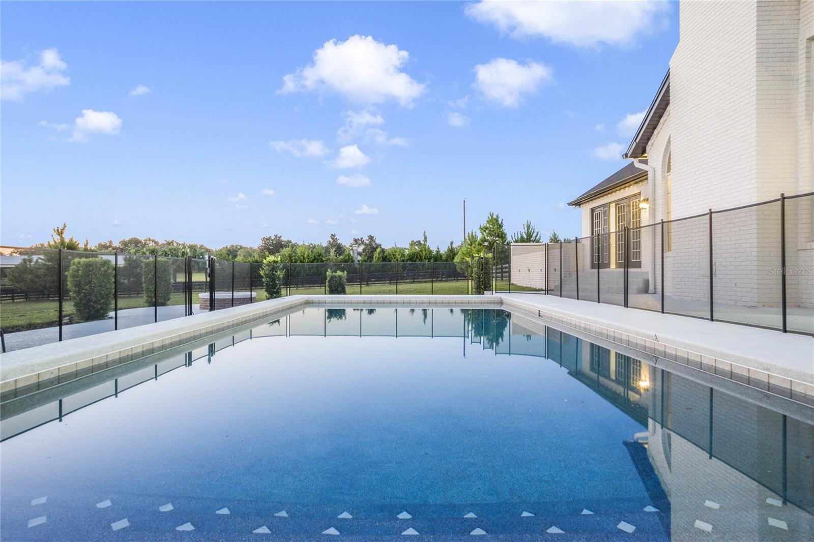 32327 EQUESTRIAN TRL