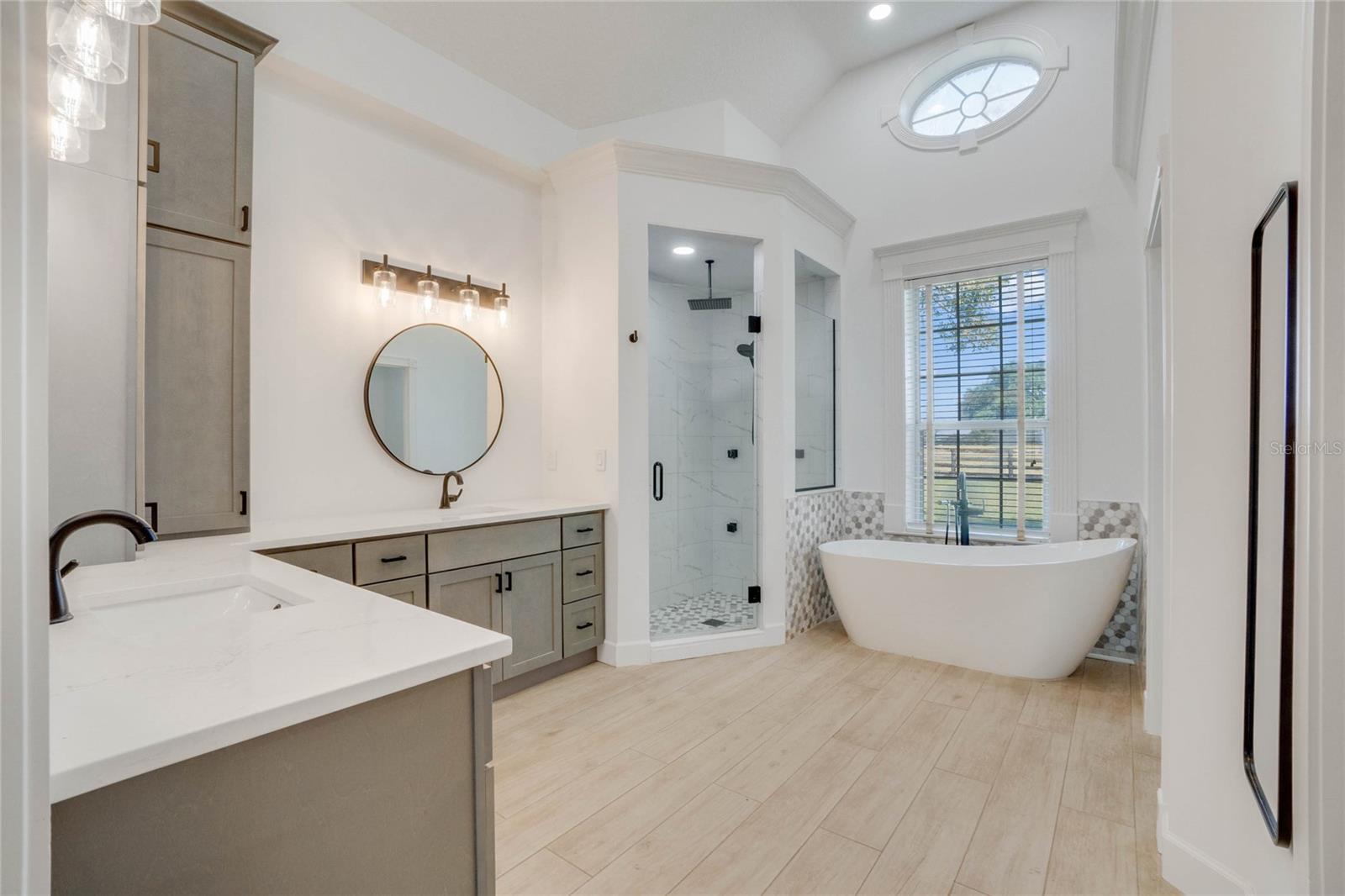 32327 EQUESTRIAN TRL