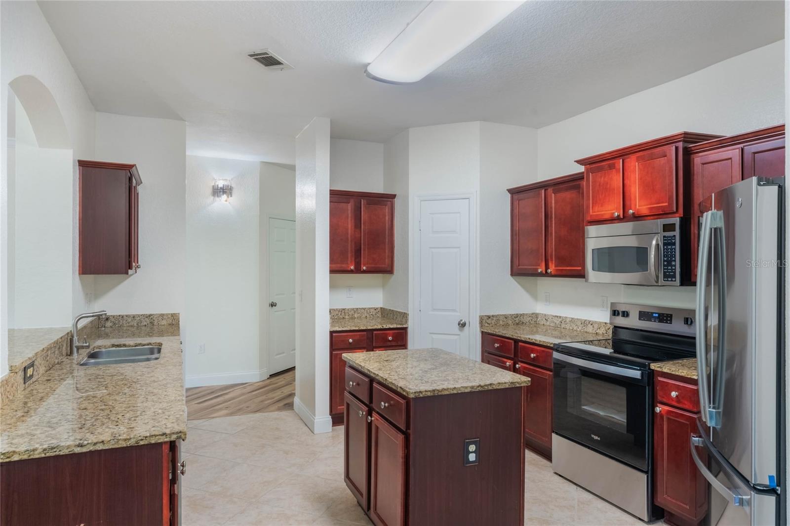 213 VILLA DI ESTE TER #113