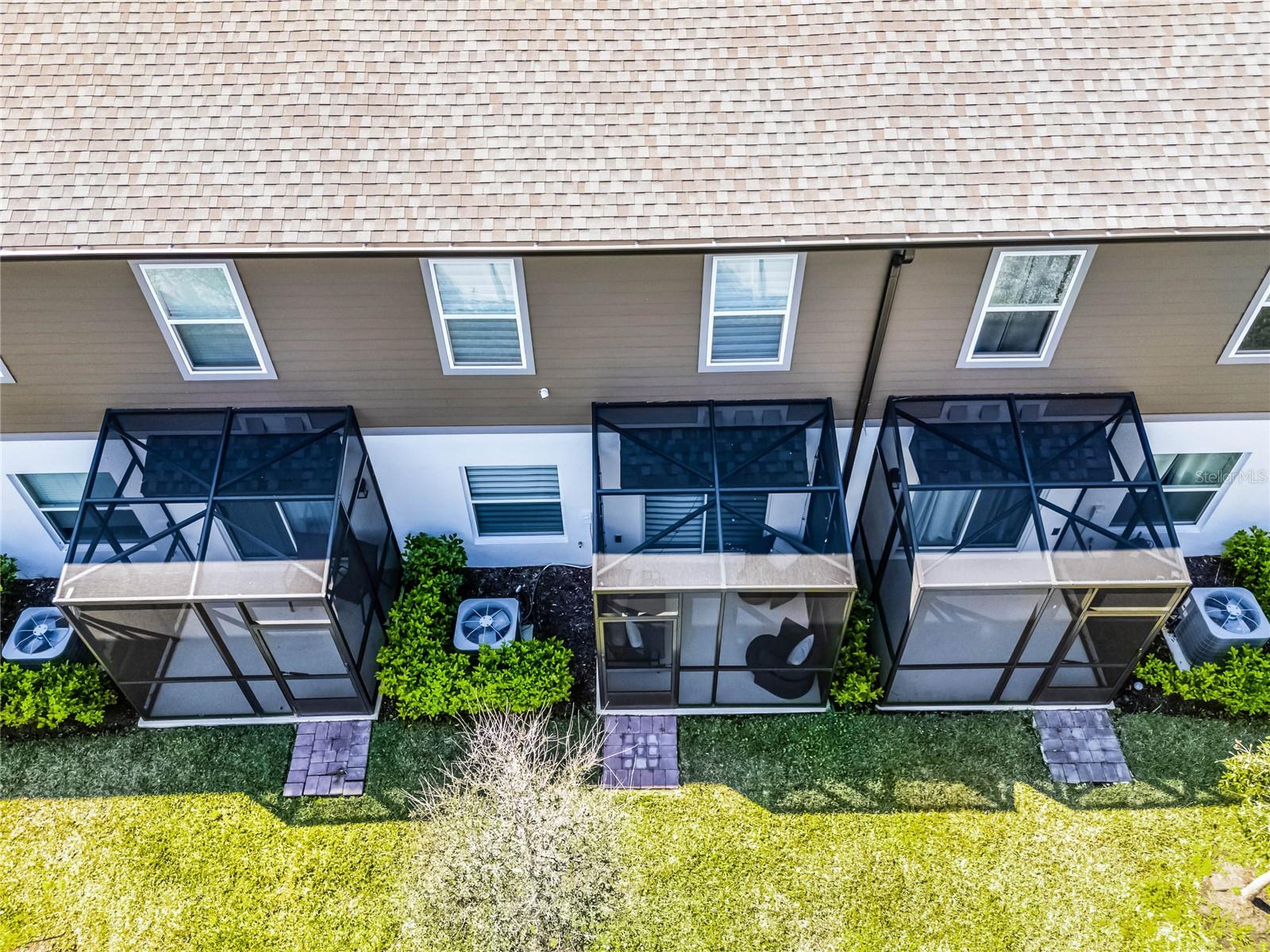 385 CAPE HONEYSUCKLE PL