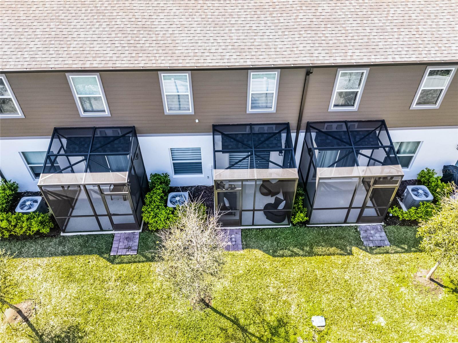 385 CAPE HONEYSUCKLE PL