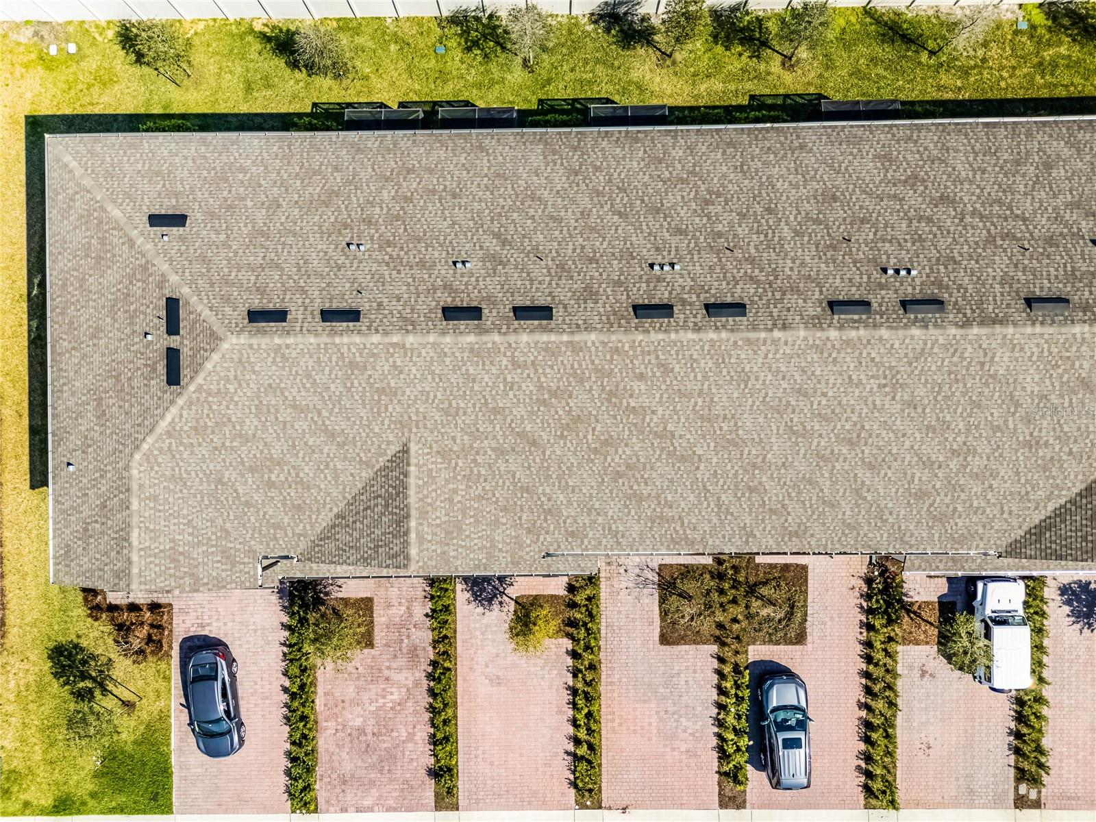 385 CAPE HONEYSUCKLE PL