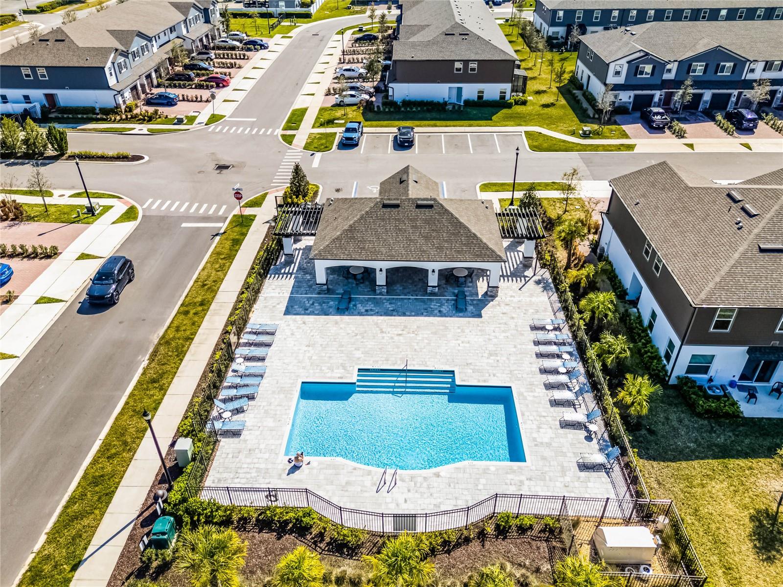 385 CAPE HONEYSUCKLE PL