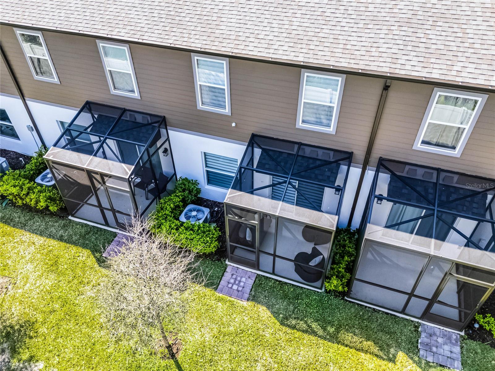 385 CAPE HONEYSUCKLE PL