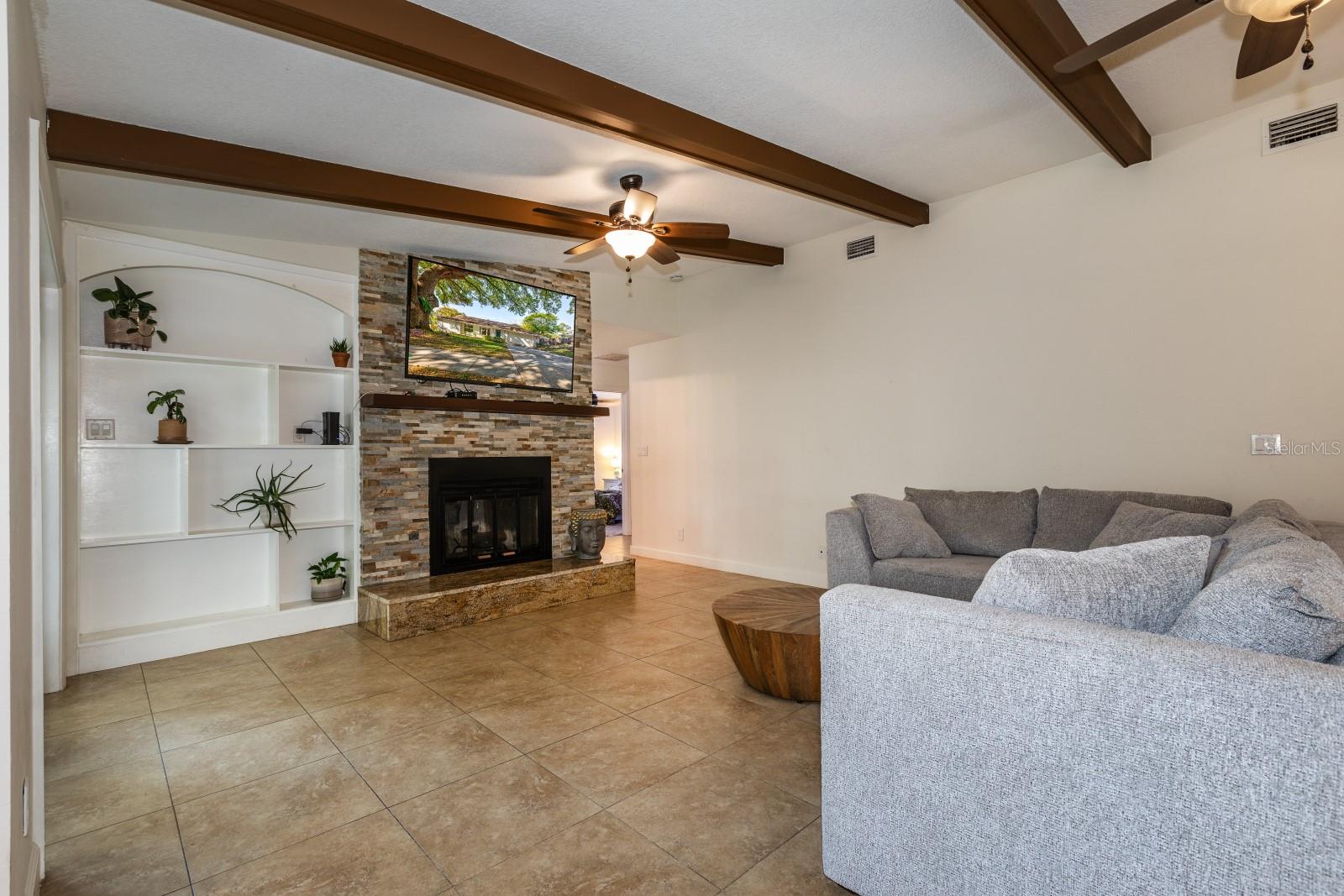 2661 JENNIFER HOPE BLVD