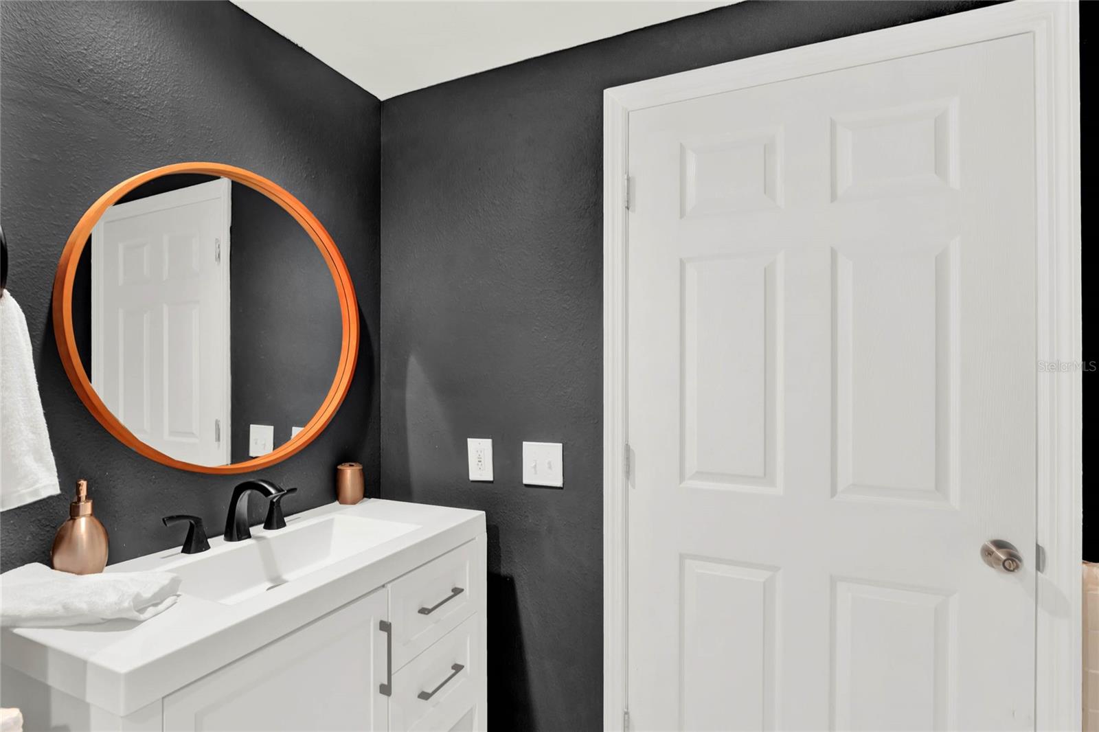 322 E CENTRAL BLVD #901