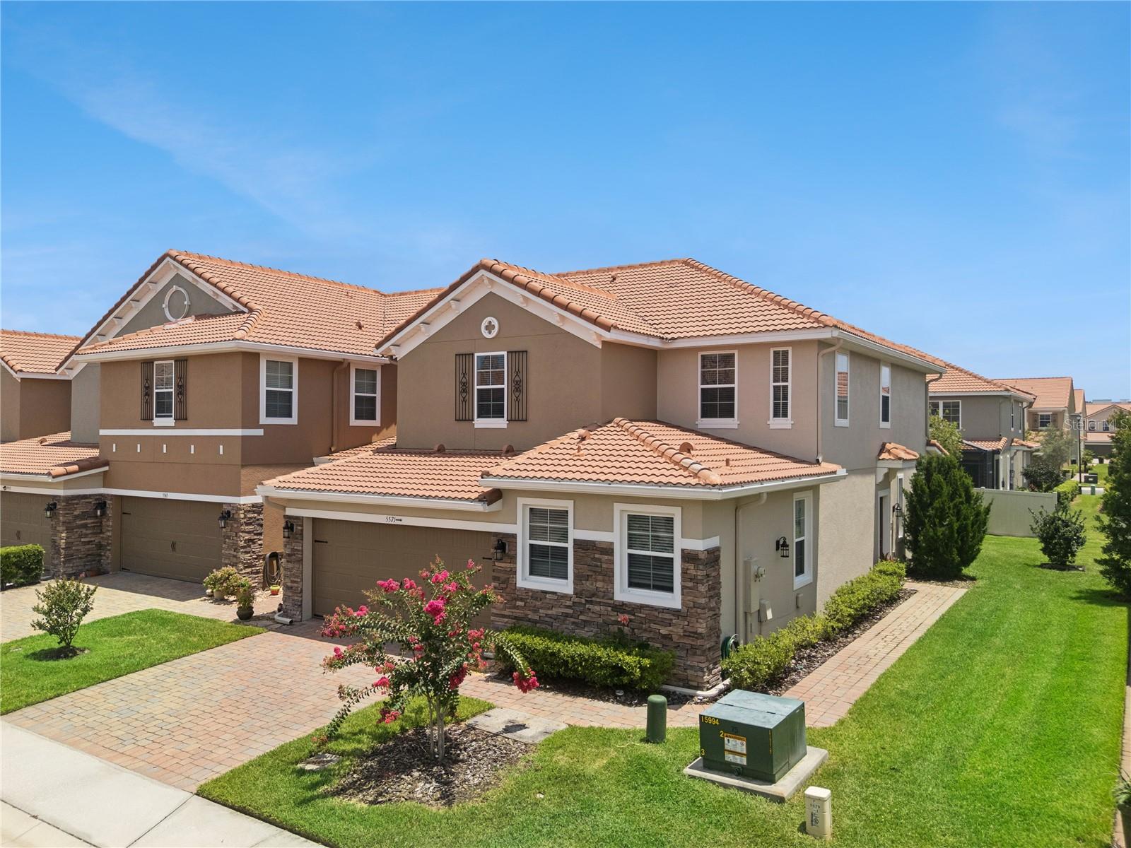 5571 SIRACUSA LN
