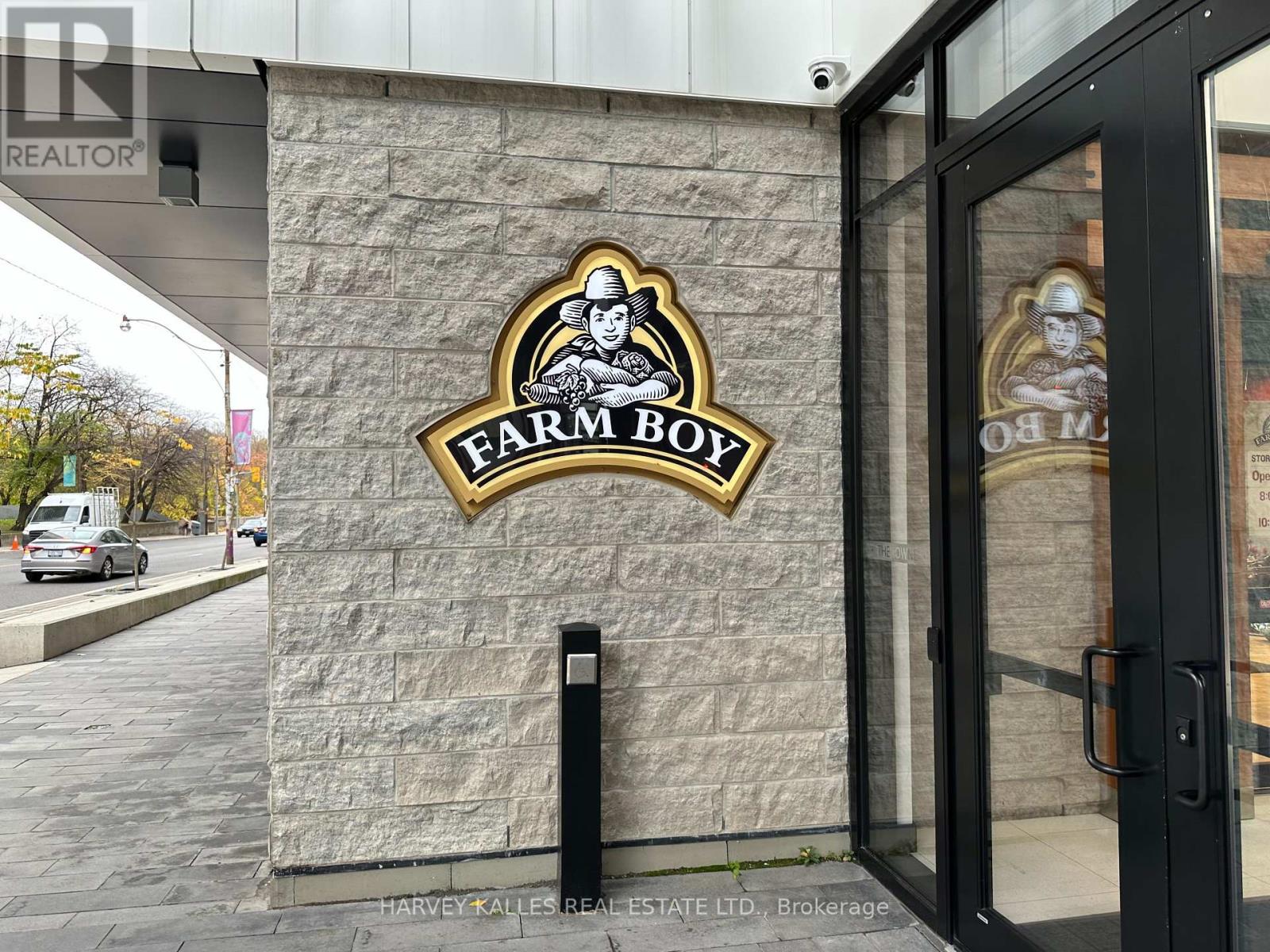 202B - 79 ST CLAIR AVENUE E