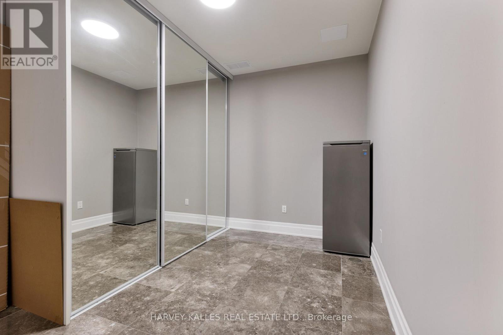 304 - 51 YORK MILLS ROAD