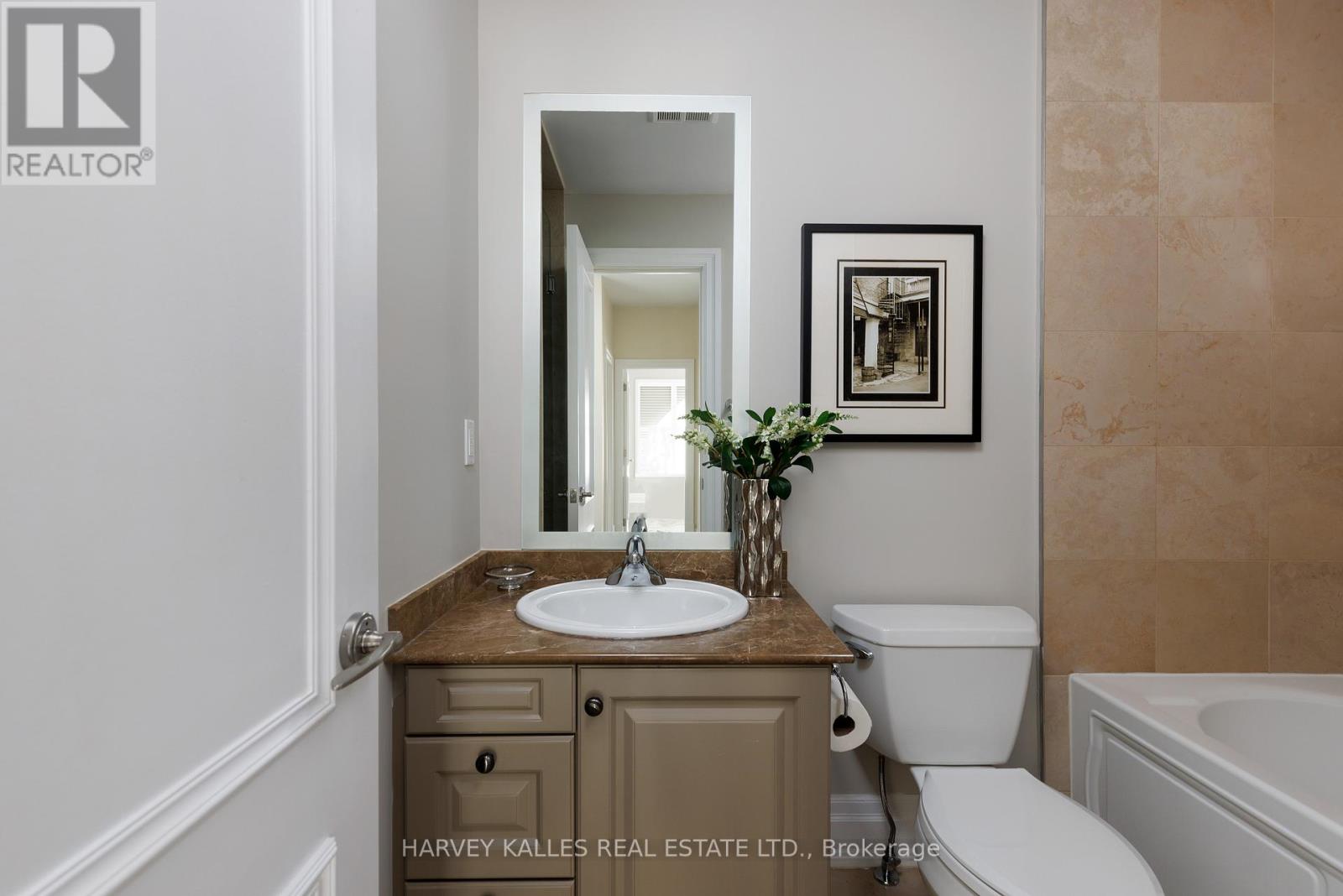 304 - 51 YORK MILLS ROAD