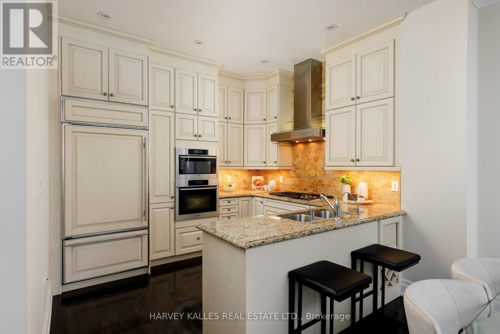 304 - 51 YORK MILLS ROAD