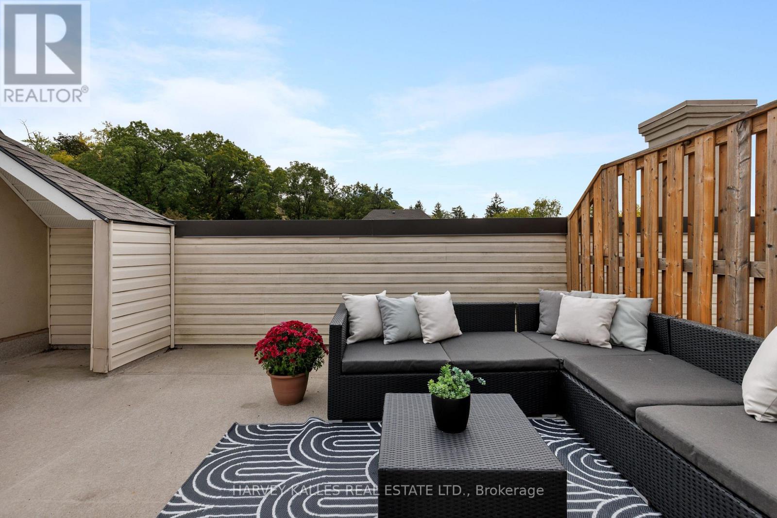 304 - 51 YORK MILLS ROAD