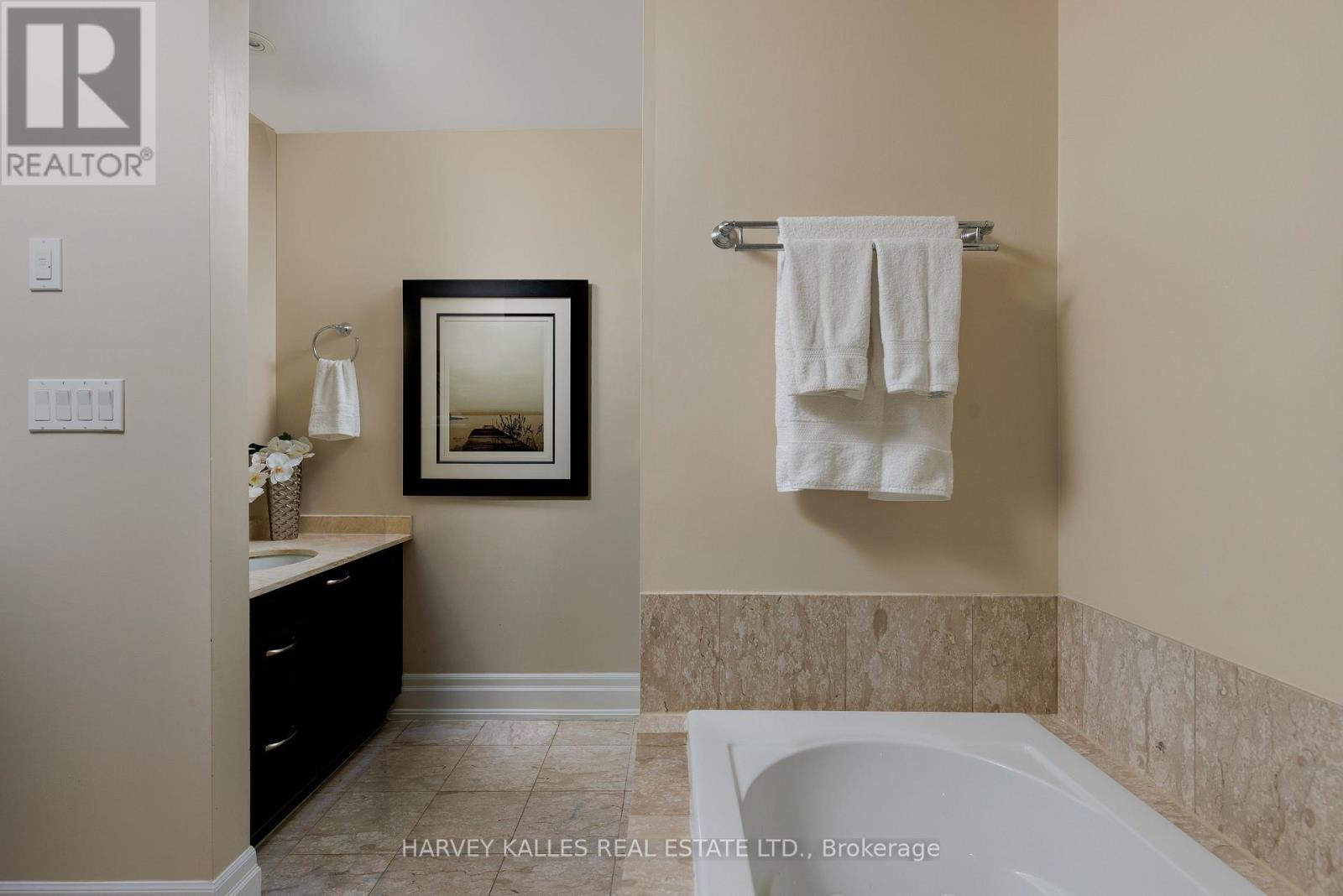 304 - 51 YORK MILLS ROAD