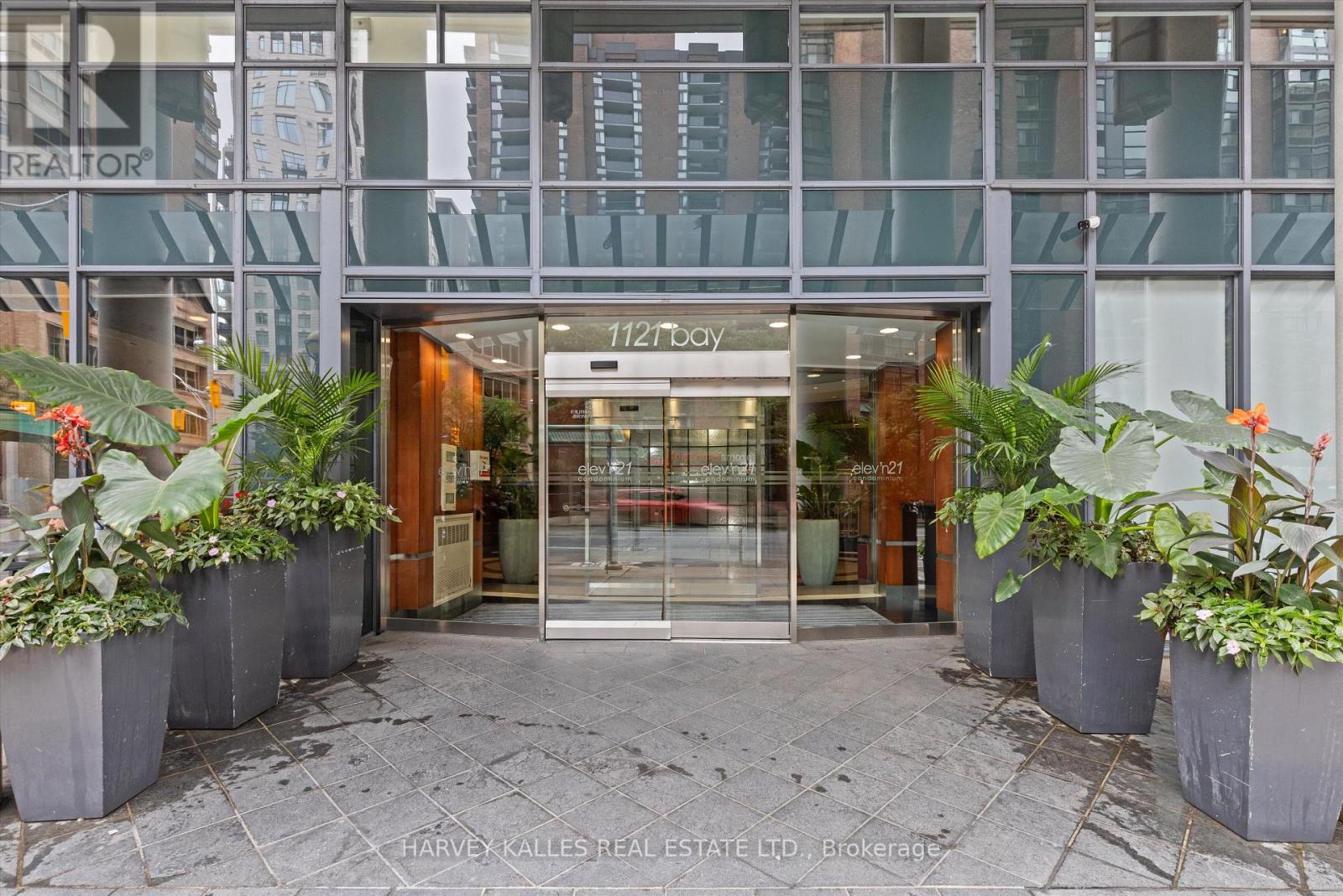 1205 - 1121 BAY STREET