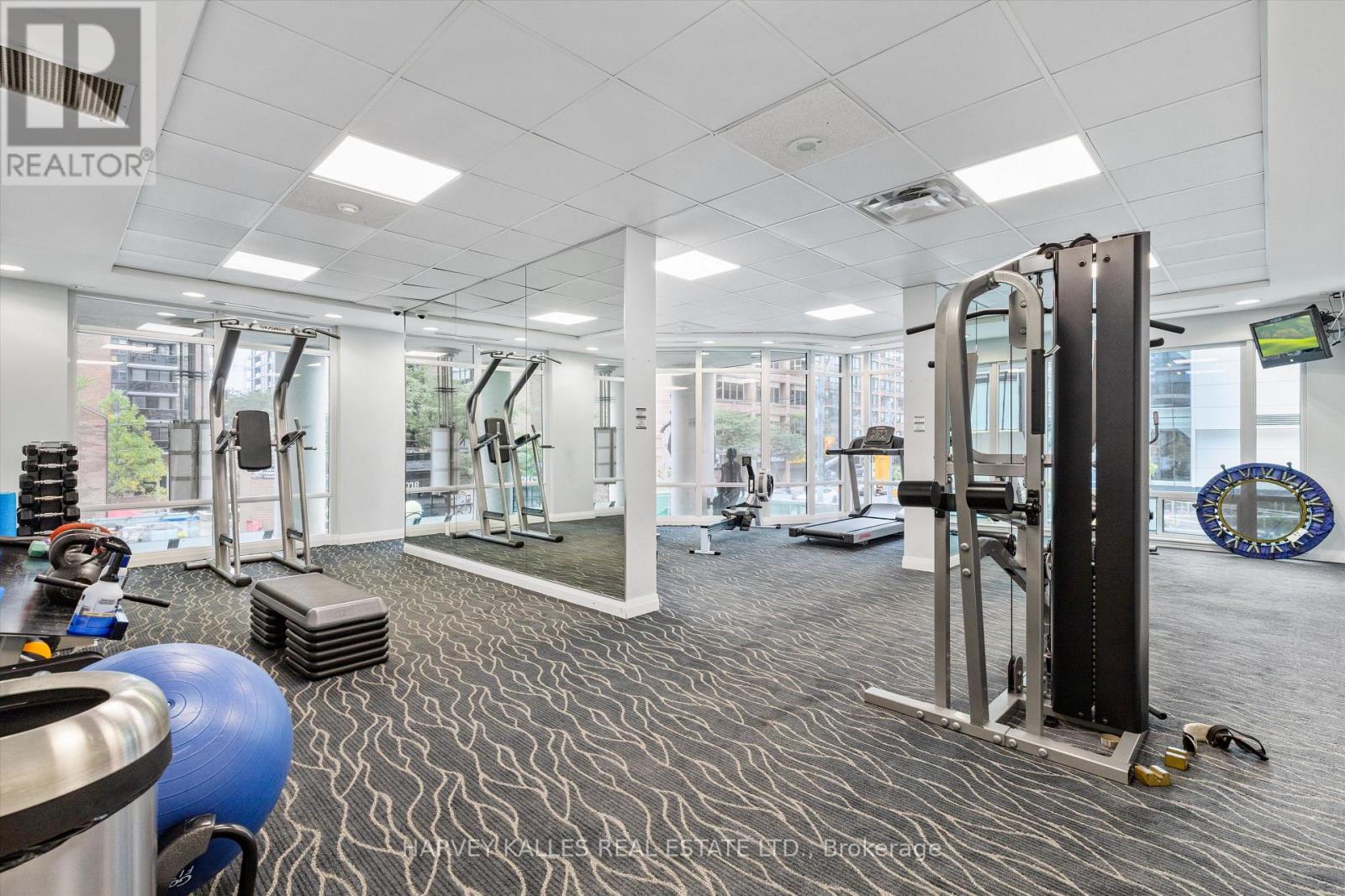 1205 - 1121 BAY STREET