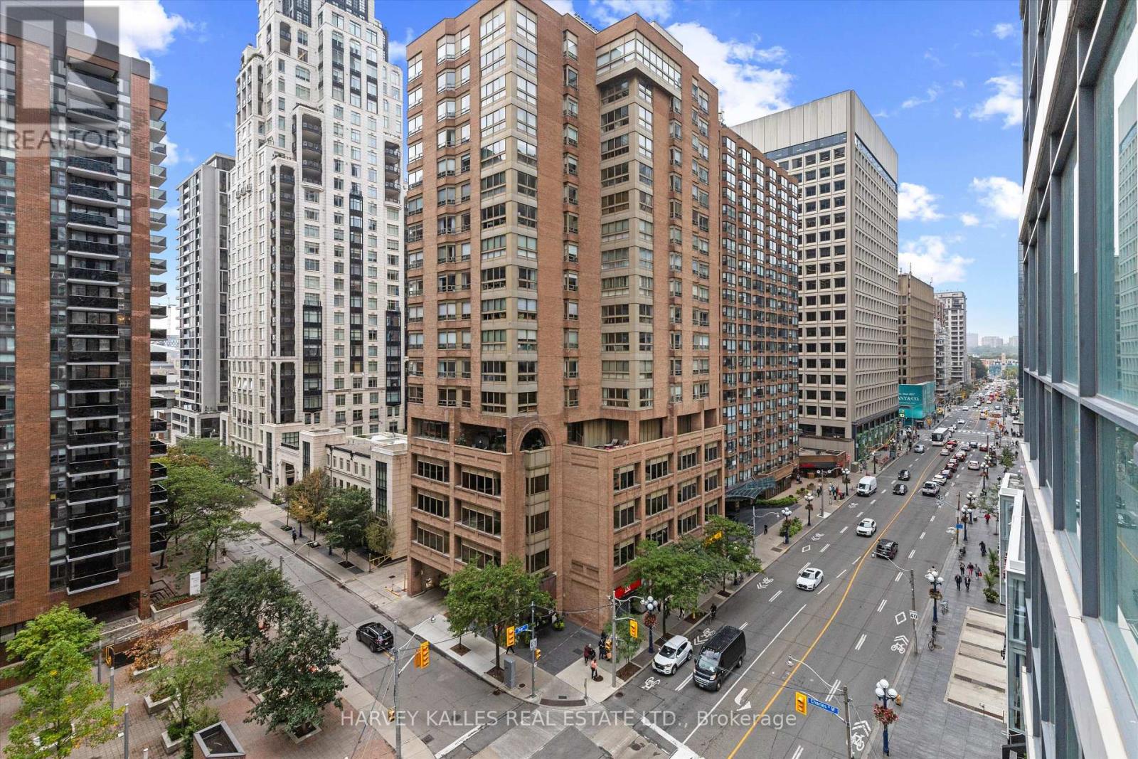 1205 - 1121 BAY STREET