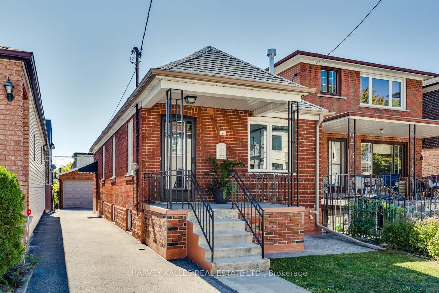 7 Mulberry Crescent
