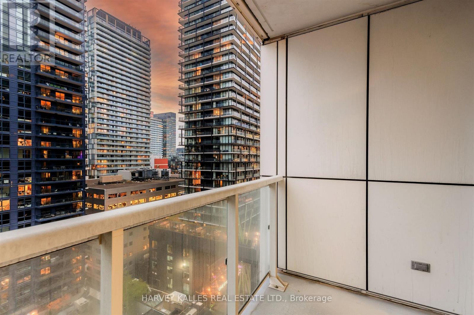 1508 - 318 RICHMOND STREET W