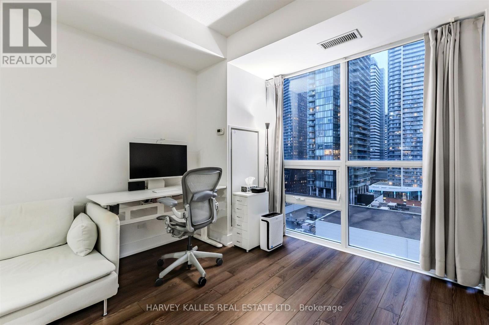 1508 - 318 RICHMOND STREET W